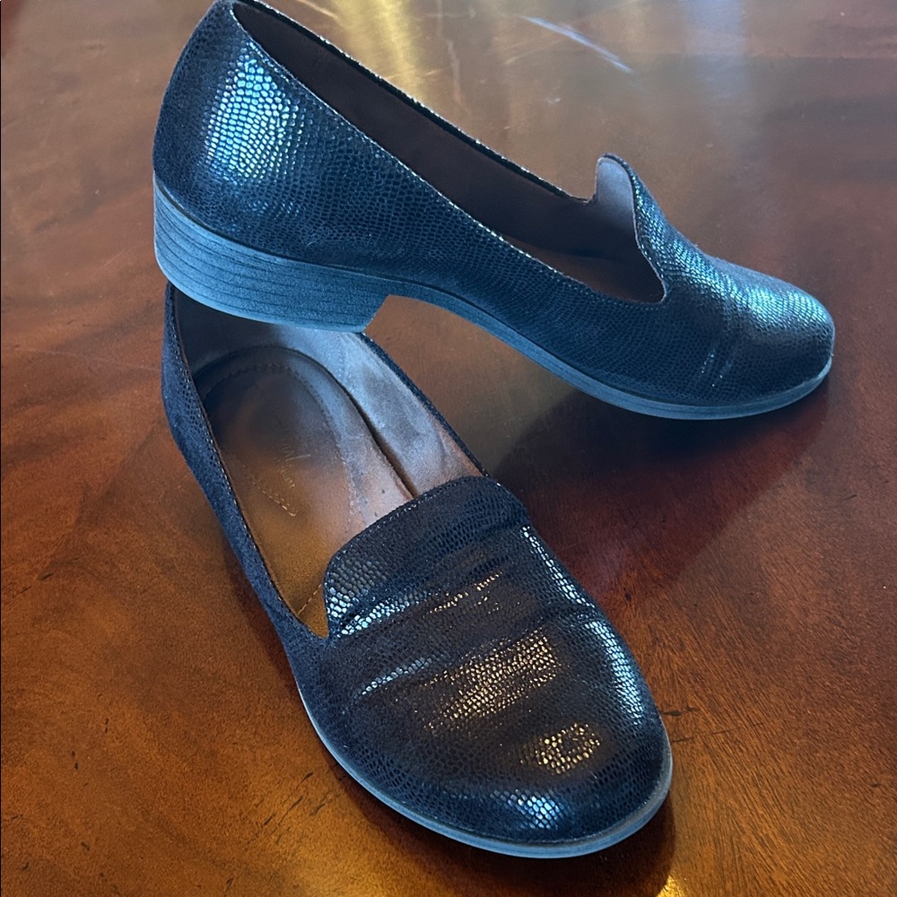 Naturalizer Textured Black Loafers• Sz 8.5 M